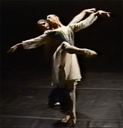 Debora Broderius and Tim Martin in the pas de deux from 'Le Corsaire'