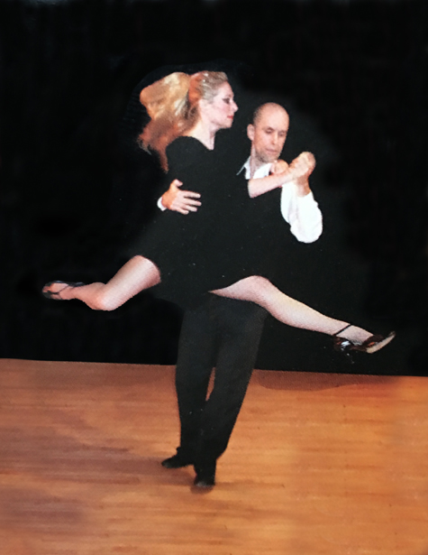 Debora Broderius and Tim Martin in a performance of 'Gallo Ciego'